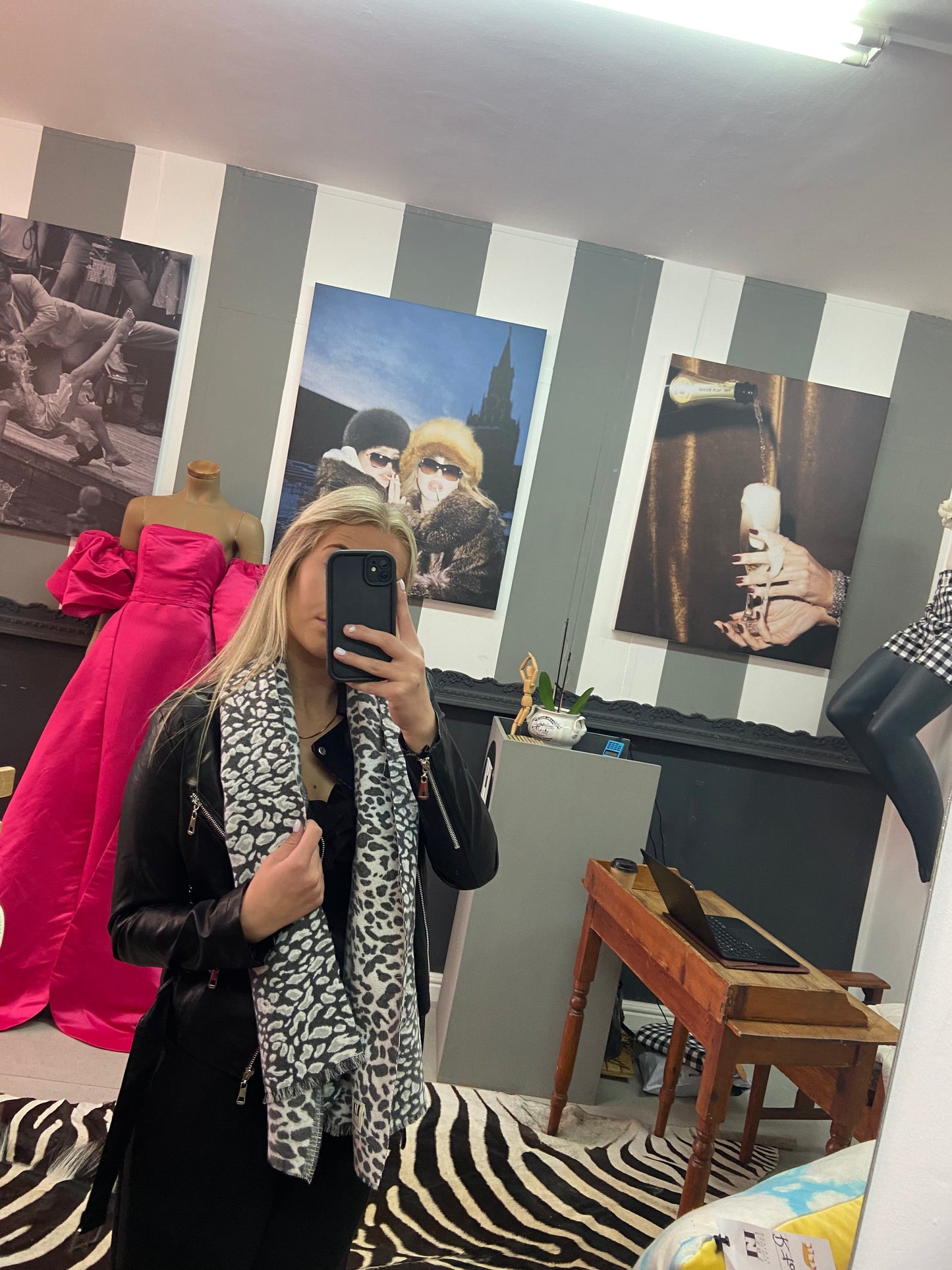 Grey Leopard Print Scarve