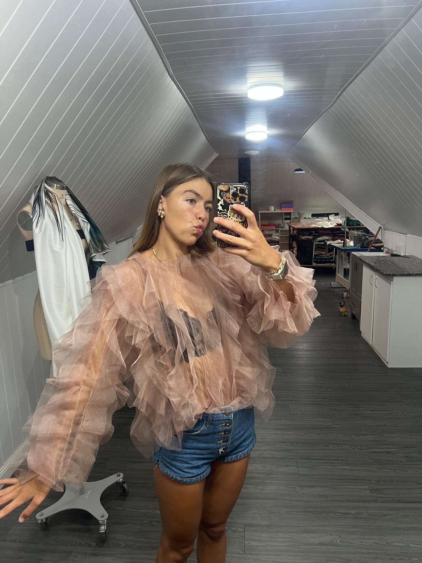 Frill top