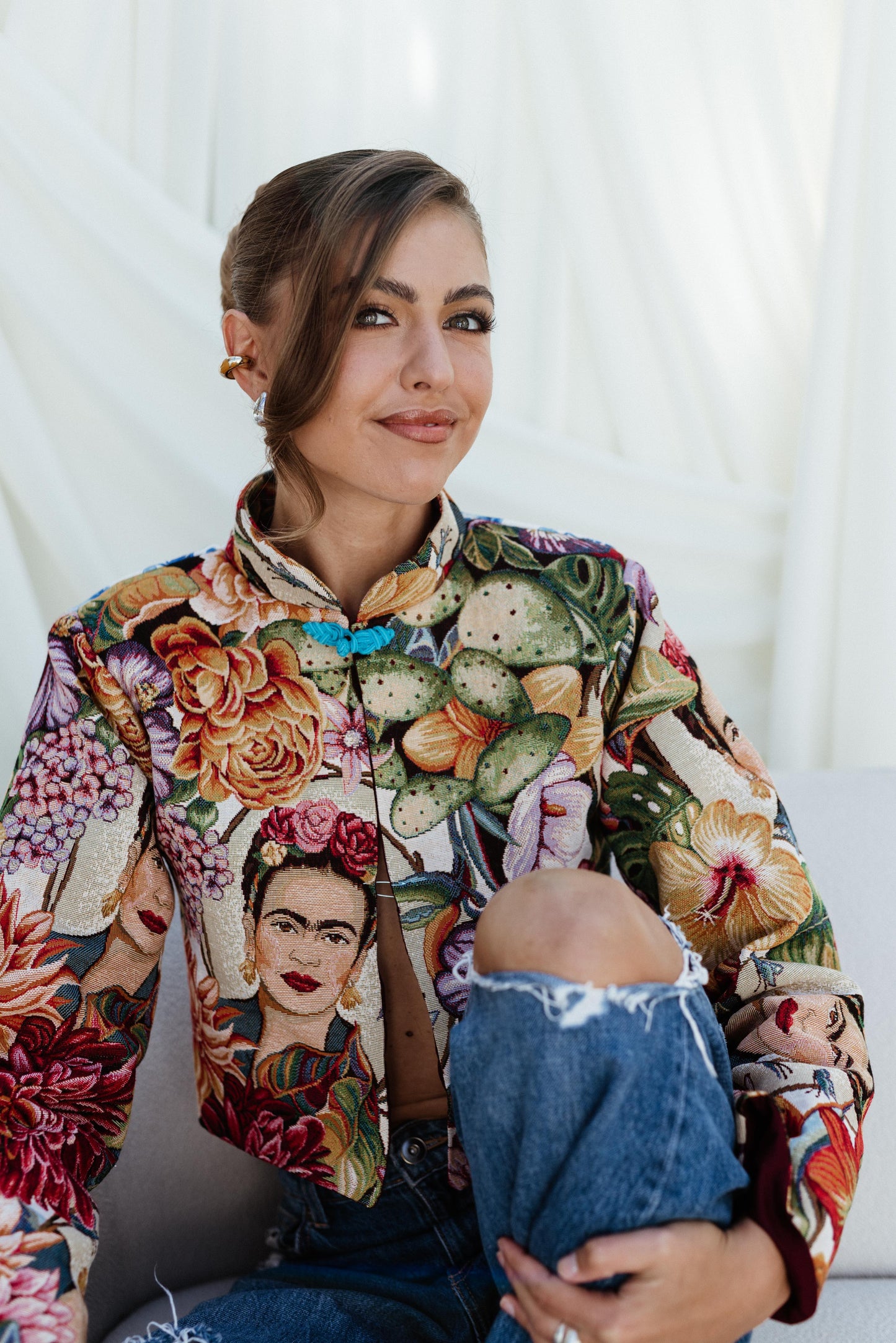Frida x Chinese Collar